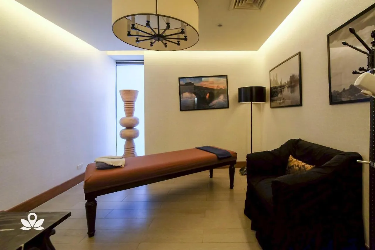 Zen Home Knightsbridge Residences Makati マカティ